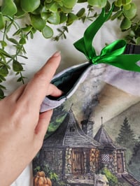 Image 3 of Book Sleeve Buckbeak and Hagrid house