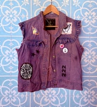 Image 2 of ROSES VOLANT FESTIVAL GILET ¥ VINTAGE WESTE ¥ TIGER ¥ UNISEX ¥ UPCYCLED ¥ IBIZA