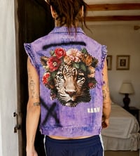 Image 1 of ROSES VOLANT FESTIVAL GILET ¥ VINTAGE WESTE ¥ TIGER ¥ UNISEX ¥ UPCYCLED ¥ IBIZA