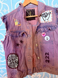 Image 5 of ROSES VOLANT FESTIVAL GILET ¥ VINTAGE WESTE ¥ TIGER ¥ UNISEX ¥ UPCYCLED ¥ IBIZA