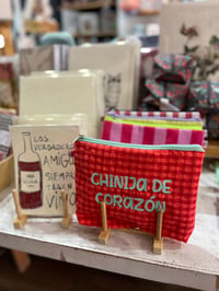 Image 5 of Neceser bordado Chinija de corazón 