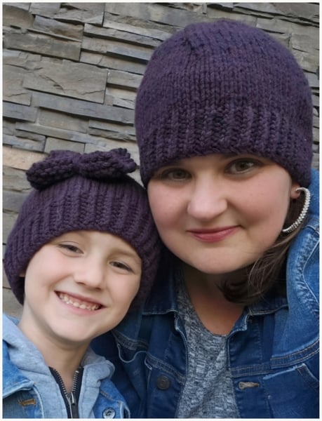 Image of Carrie's Bow Winter Hat Knitting Pattern