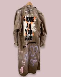 Image 6 of SIGN 🍒  ¥ UPCYCLED  ¥ UNISEX ¥ VINTAGE TRENCHCOAT ¥ IBIZA¥ HANDPAI...