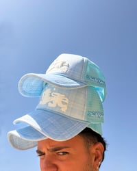 Image 3 of SUMMER DEAL TRUCKER + FLIP-FLOPS