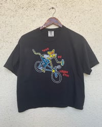 LIQUOR STORE CROPPED WOMENS TEE
