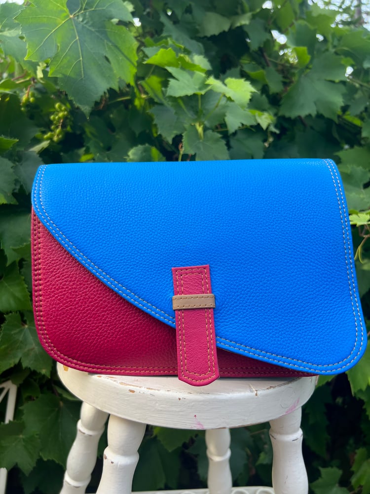 Image of Colourful curved front #CF3