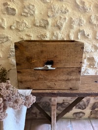Image 6 of Porte revue 2/2 ancienne en bois XIXe siècle - décoration chinée 