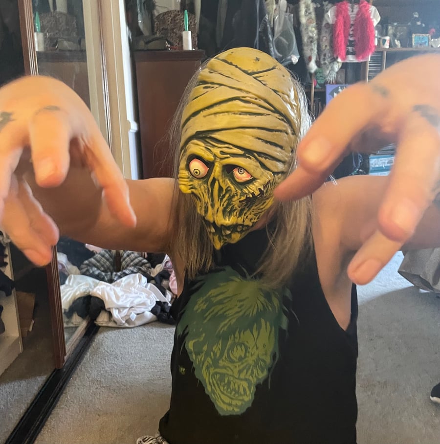 Image of MUMMY - vacuform mask - 14 left