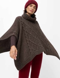 Image 1 of PONCHO PUNTO MARRÓN BRAX