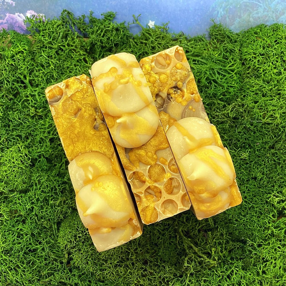 Image of Oats N Honey Soap: Oatmeal, Milk, Honey