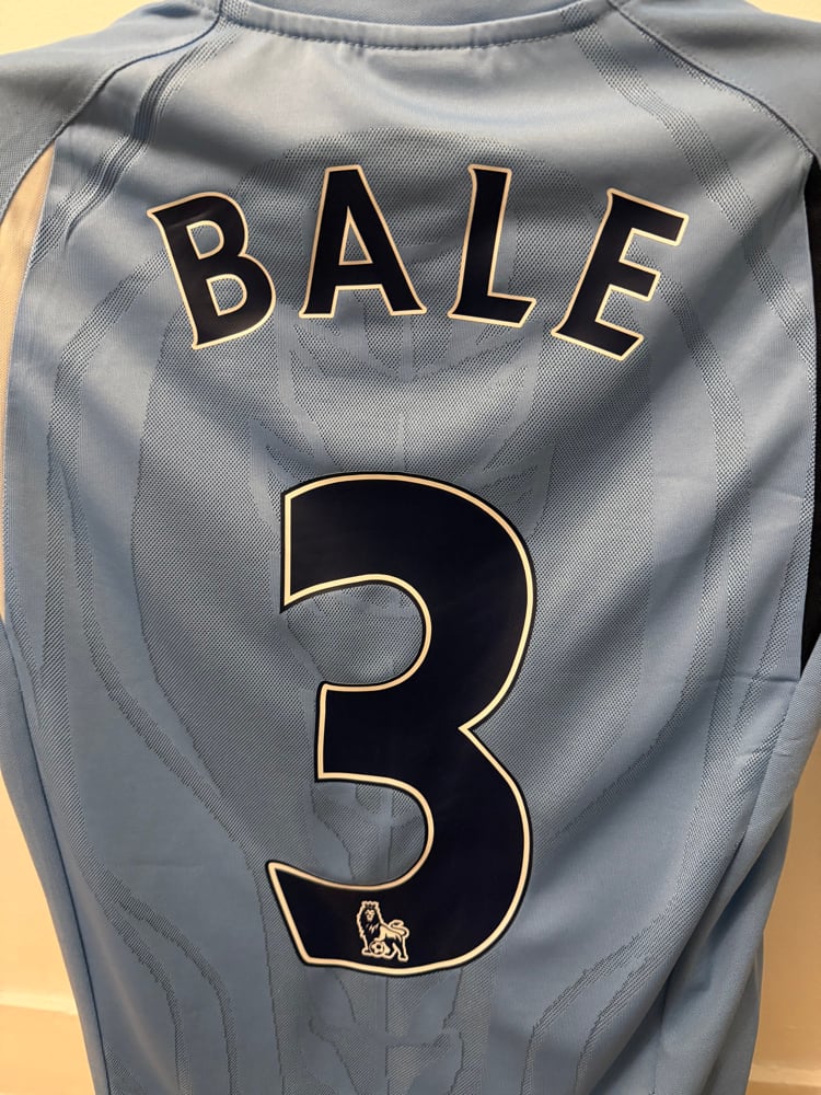 Image of Tottenham Hotspur “BALE 3” 2010/11 Away Shirt + PL patches  (S)