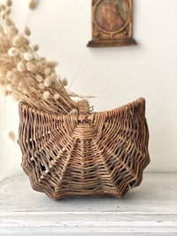 Image 2 of Ancien panier - osier