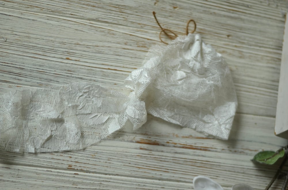 Image of Lace bonnet (white)
