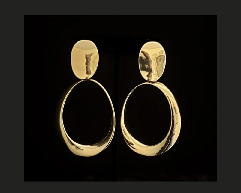 Image of Gold Circle Clip-On Earrings 
