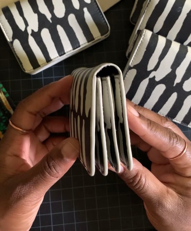  •Owó• Accordion Wallet : (various printed canvas) 