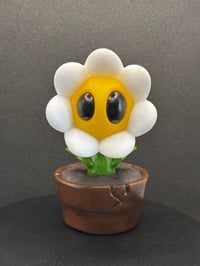 Image 1 of Moon flower (white)