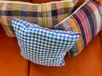 Image 2 of coussin vichy bleu 