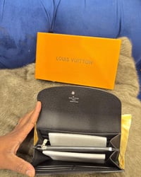Image 2 of Wallet B