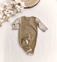 Image 3 of Newborn boys romper Federico | tones of beige