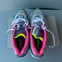 Image 4 of size: us7.5 uk5.5 eu39 cm24.5