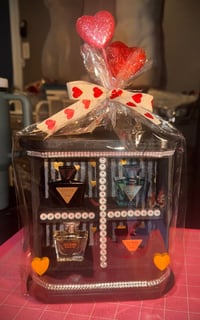 Image 1 of Mini perfume shelf 