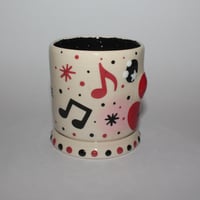 Image 4 of the cure mini cup