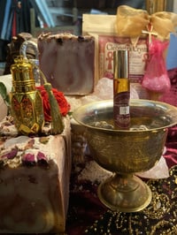 Image 3 of Cleopatra Crystal Perfume oil