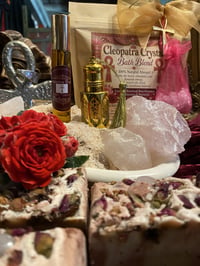Image 3 of Cleopatra Crystal Temple oil