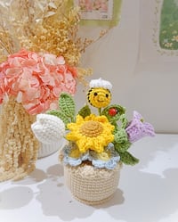 Image 7 of Bee & Bloom Flowers Pot