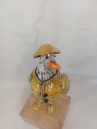 Image 4 of La mouette en ciré jaune