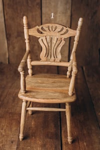 Image 2 of Antik wood chair in 3 differns colors
