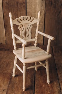Image 9 of Antik wood chair in 3 differns colors