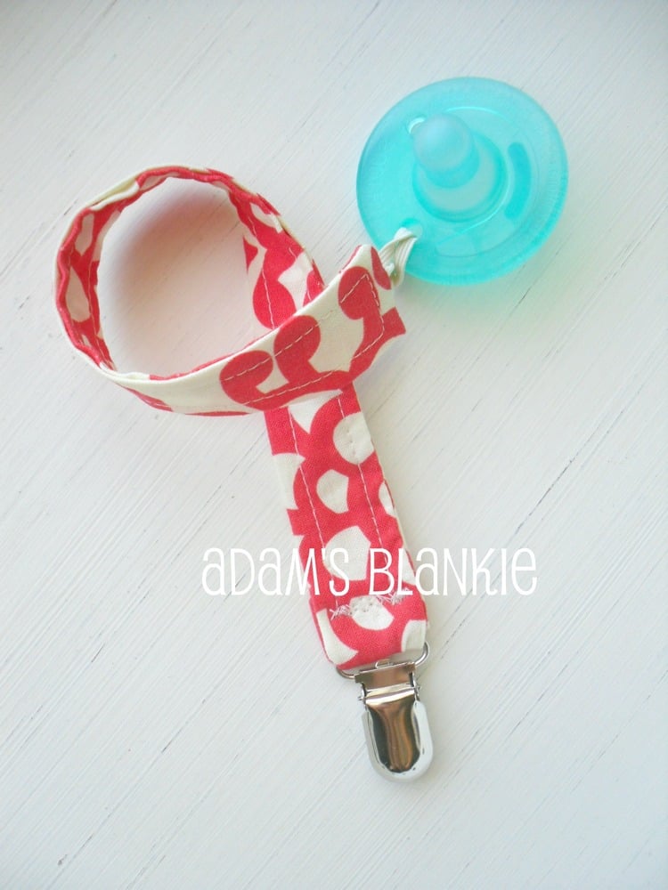 Best pacifier sale clip for soothie