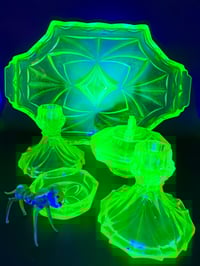 Image 2 of Uranium Glass Trinket Set