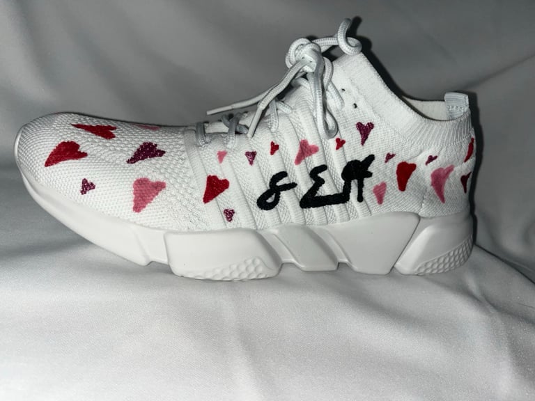 704SE 4 “Valentine’s Day” Image 4