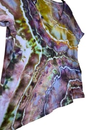 Image 5 of ♻️ UPCYCLED Petite Small 100% Cotton V-Neck Tee in Bold Geode Ice Dye