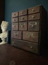 réservé à Fleur Layette d’horloger, meuble à tiroirs vintage en bois massif
