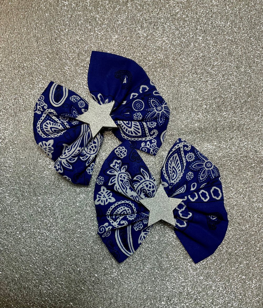 Blue bandana silver star