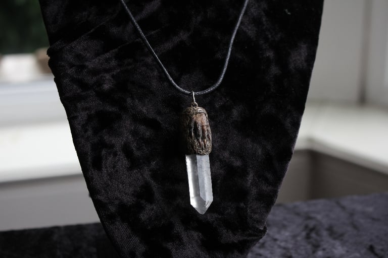 dead good ginuea pig paw and quartz pendant Image 9