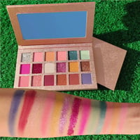She Love Me Not Eyeshadow Pallet 