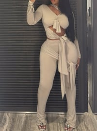 Image 1 of Modest set