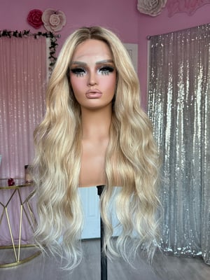Image of human hair honey blonde (ready to ship)