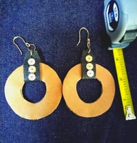 Image 2 of Brown and beige round leather earrings 