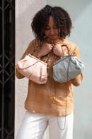Image 4 of BORSA A TRACOLLA CON CLIP