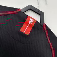 Image 4 of 2007-2008 Man United Away Retro