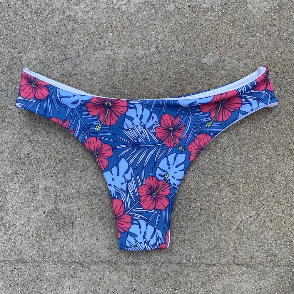 Image of SCRUNCH ALLISUN BOTTOMS: BEACH BLUES X WHITE 