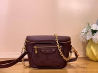 Image 10 of Bum bags (click to browse)