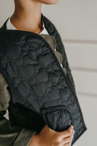 Image 14 of Gilet sans manches LOVE ENFANT