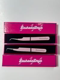 Image 2 of LashedxDeya Tweezer Collection