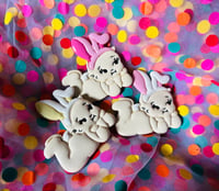 KITCHEN BUNNIES